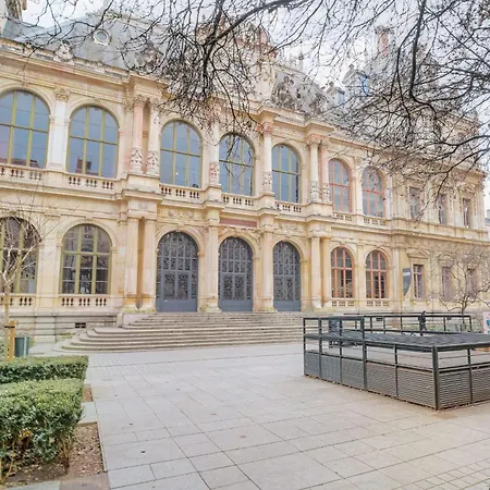 Apartment Spacieux Et A Cordeliers *